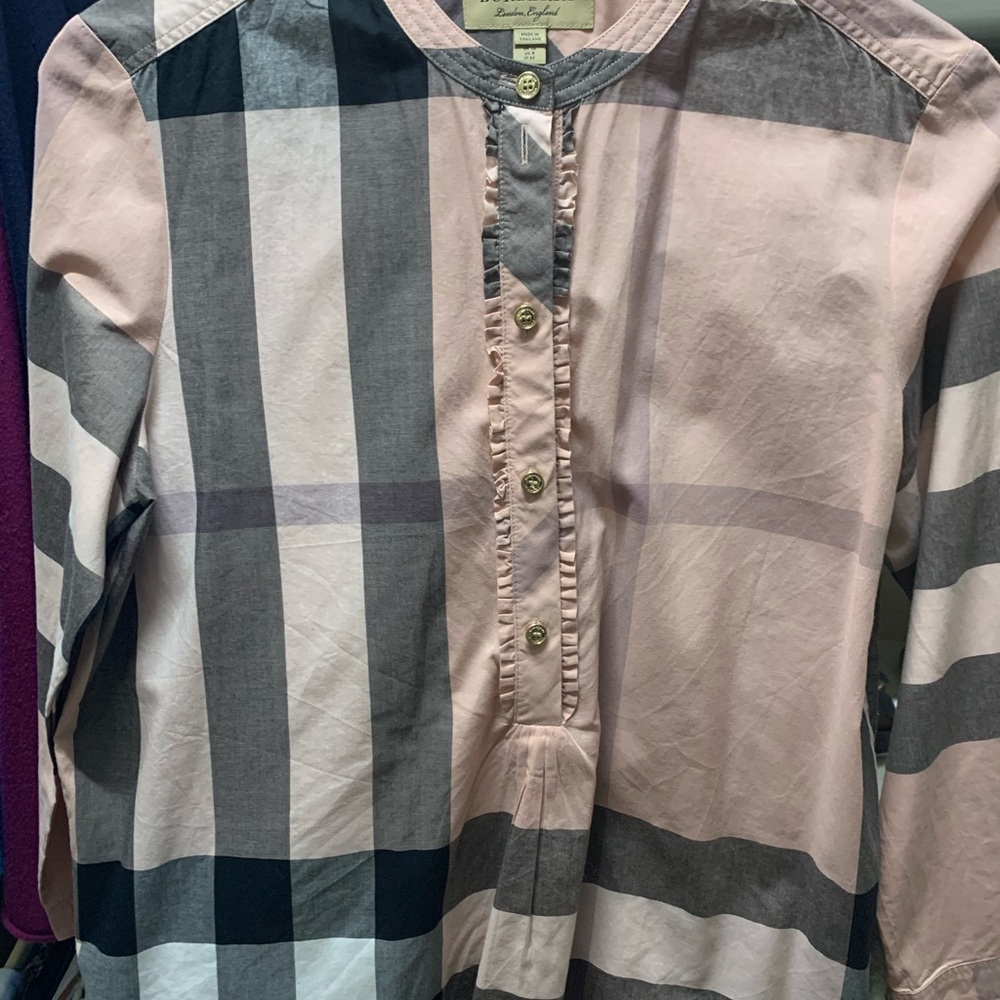 Beautiful and classic Burberry top